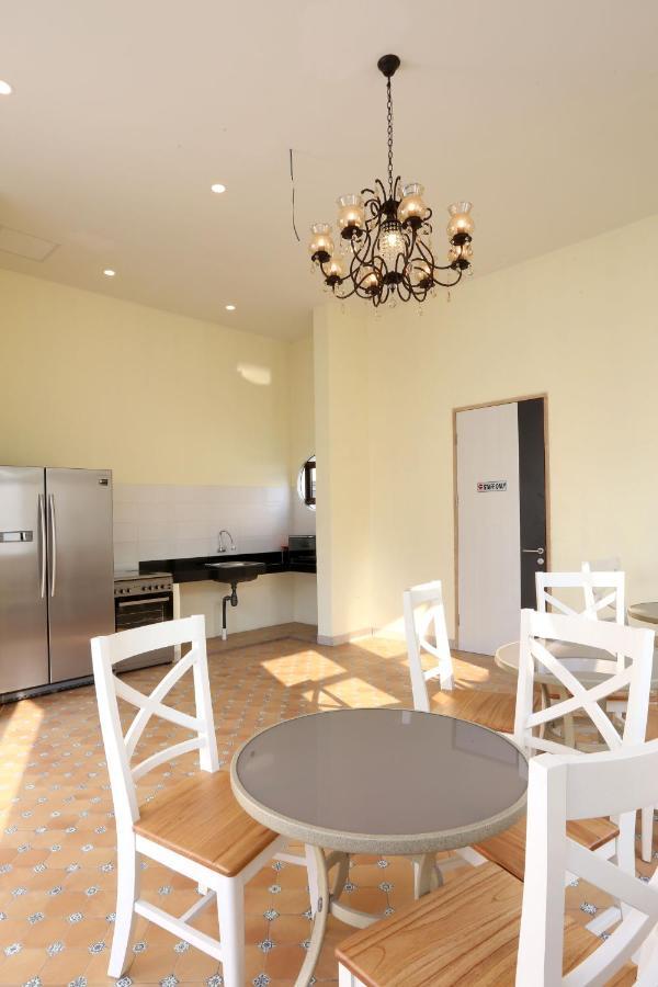 ג'קרטה Urbanest Inn House Slipi מראה חיצוני תמונה